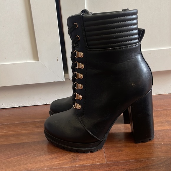 Cute booties!!! - Picture 3 of 3